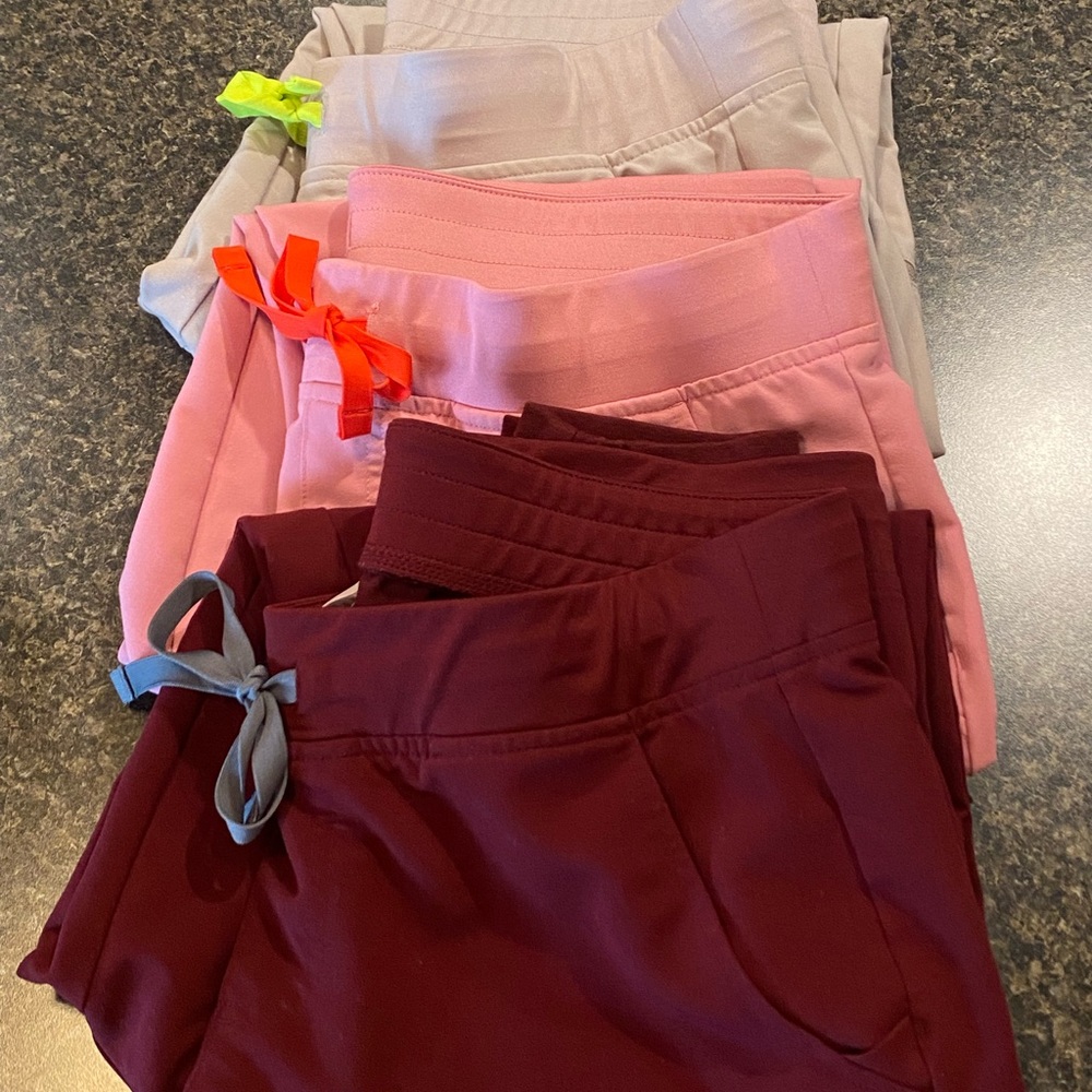 FIGS Scrub Jogger Pants